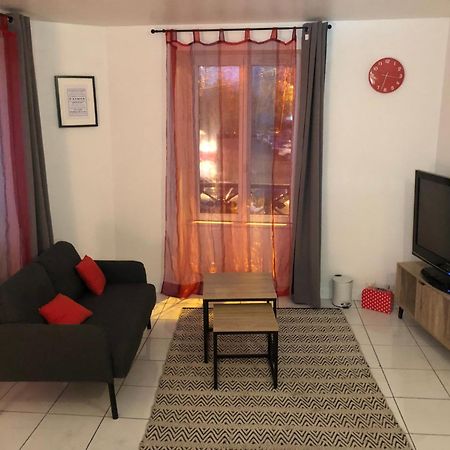 T2 Cosy Corbeil Gare Apartment Екстериор снимка